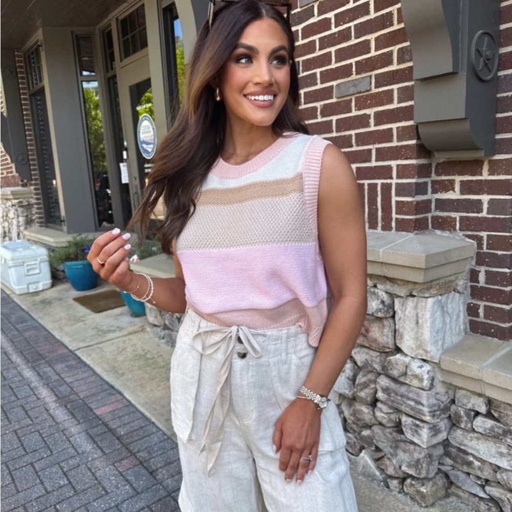✨These Three Boutique ‘Round Neck Colorblock Sweater’ in Peach Multi✨